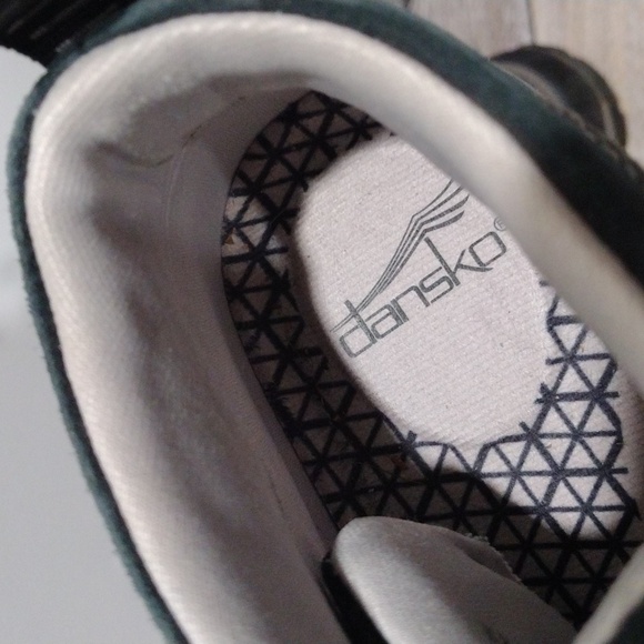 Dansko dark blue suede and gray mesh hiking boots. Waterproof. Size 9.5 - Picture 8 of 12